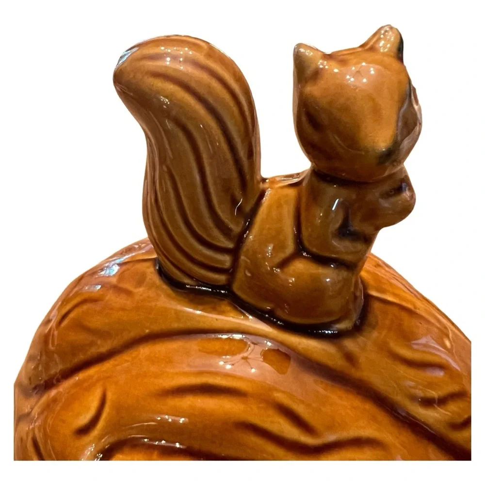 Squirrel on A Walnut VTG MCM Candy Dish Nut Dish Trinket Box R.O.C. Taiwan